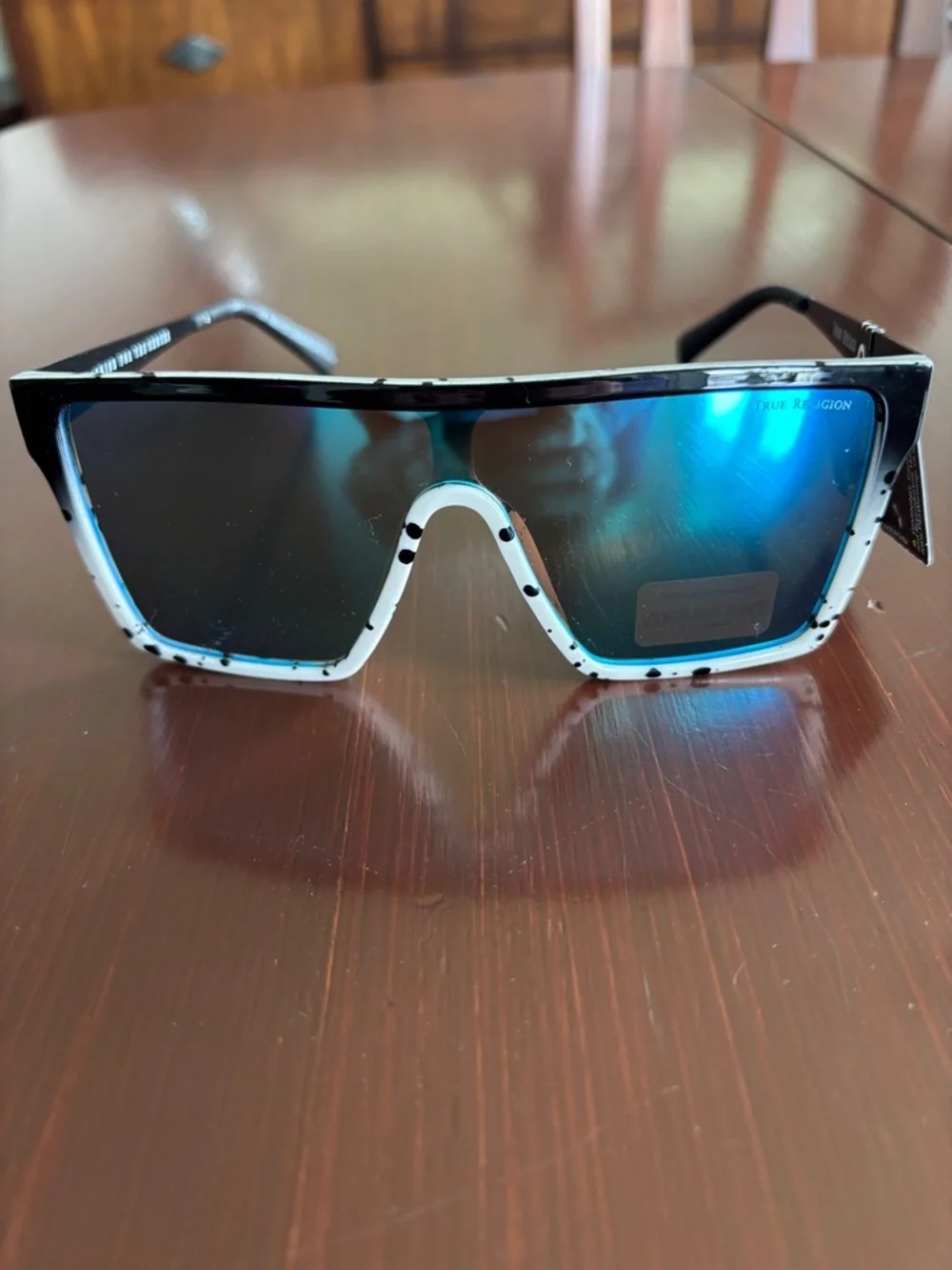True Religion 100% UV protection flat top frame,blue mirror lens,CAT 3